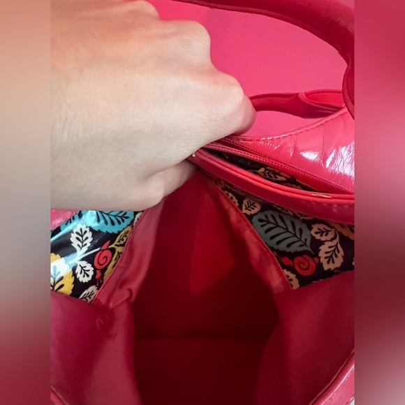Vera Bradley Frill Fan Club Handbag Happy Snails - Picture 5 of 10
